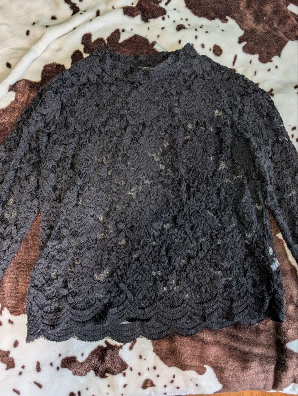 Black Floral Lace Long-Sleeve Top!! - Picture 1 of 4
